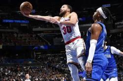 勇士惊艳全场，三连败助攻爆棚，刷新队史纪录逆转取胜！